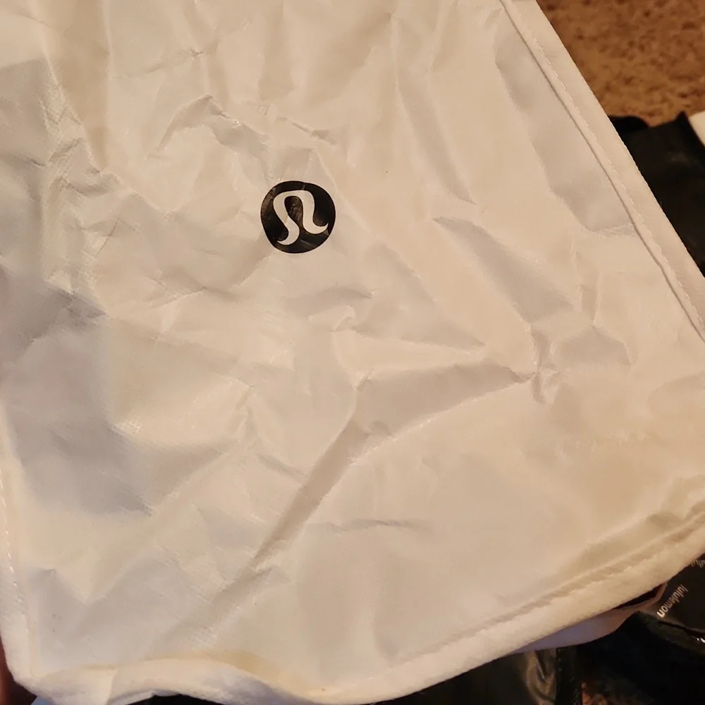 lululemon athletica LOT OF 11 Bags - Picture 7 of 10
